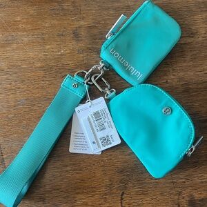 lululemon athletica Teal Wristlet Set